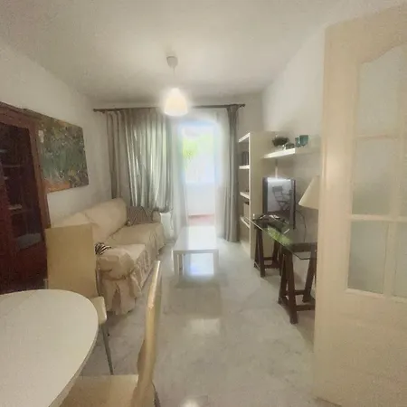 Golden Mille Apartment *